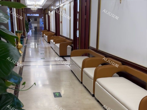 北京京城皮肤医院走廊一角
