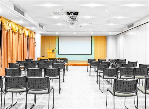 东莞非凡整形二楼多媒体会议室 东莞非凡整形二楼多媒体会议室