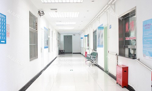 北京广济医院过道 北京广济医院过道