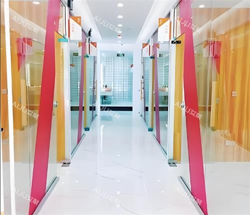 武汉仁爱时光整形室内过道区 武汉仁爱时光整形室内过道区