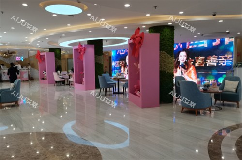 云南昆明铜雀台医疗美容大厅环境