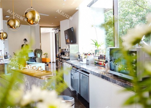 青岛博士医疗美容咖啡厅环境