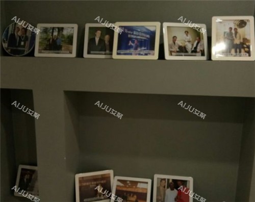 重庆松山医院展示架照片