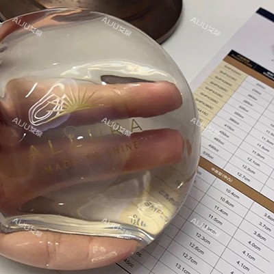 丰胸手术傲诺拉星熠假体实物展示图 丰胸手术傲诺拉星熠假体实物展示图