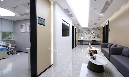 广州家庭医生医院诊室外等候 广州家庭医生医院诊室外等候