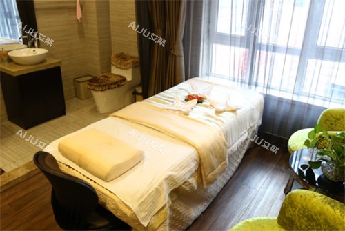 长春中妍奥拉克医学美容医院治疗室