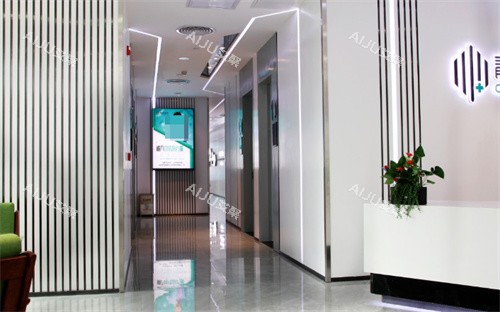 深圳青逸植发医院大门入口