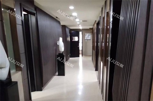 长春奥拉克医学美容诊区走廊环境