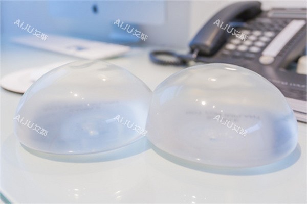 硅胶隆胸整形手术