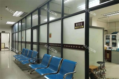 重庆华肤医院植发科候诊区