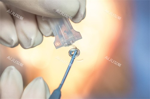 强生ICB00晶体取出