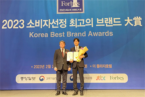韩国you&me皮肤科代表院长——郑昌镐