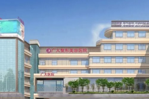 何锦泉正颌手术亲历者评价曝光，何锦泉正颌手术技术口碑和费用一目了然