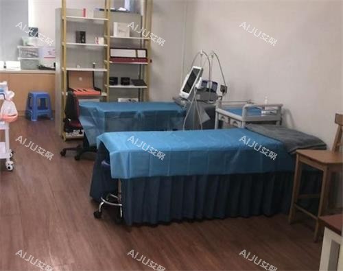 深圳港龙妇产医院检查室
