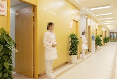 成都九龙医院走廊