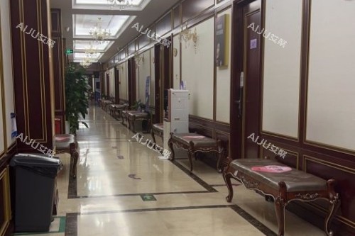 北京京城皮肤医院走廊